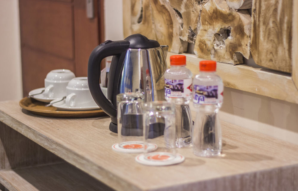 Natya Hotel Джили Трауанган Екстериор снимка